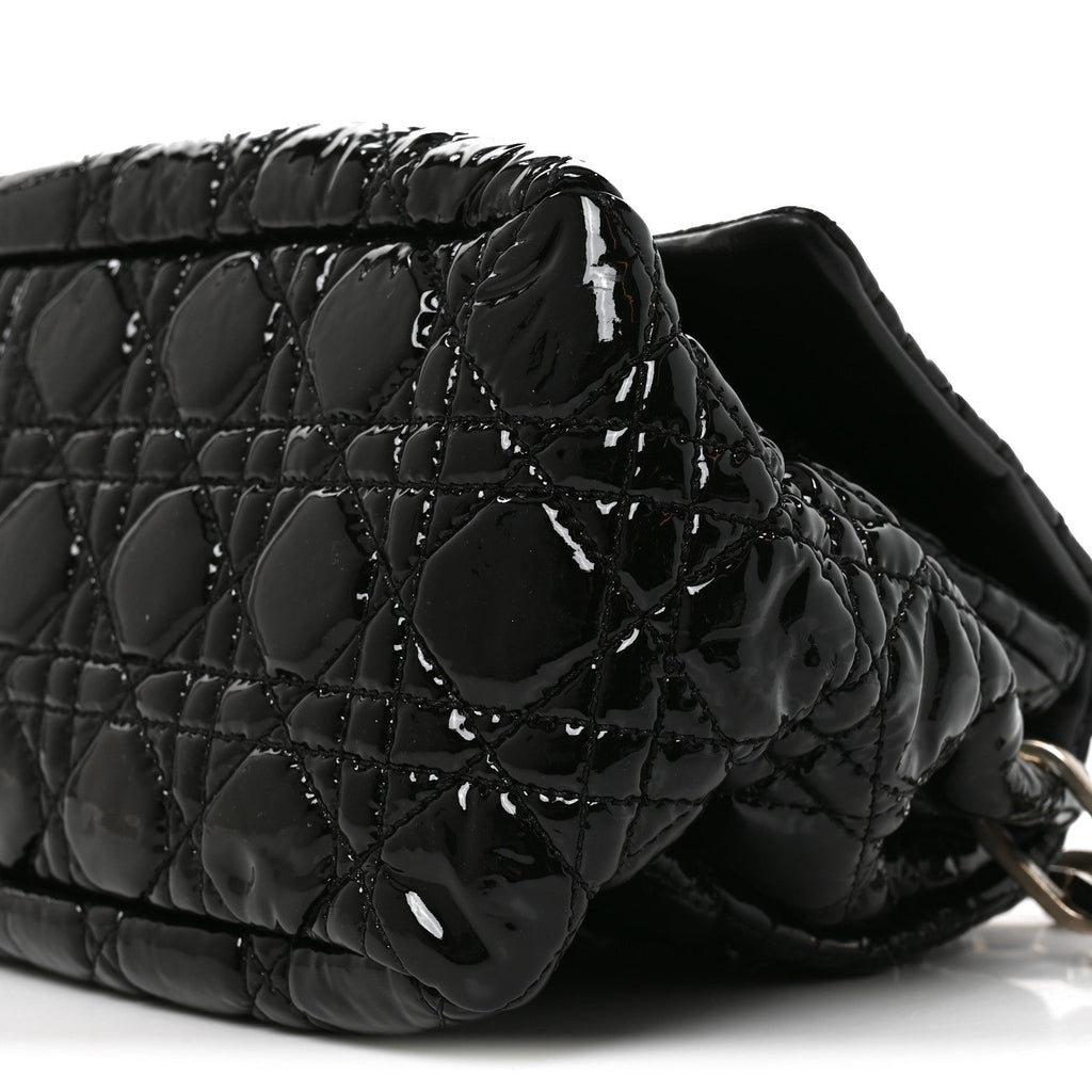 Patent Cannage New Lock Flap Black