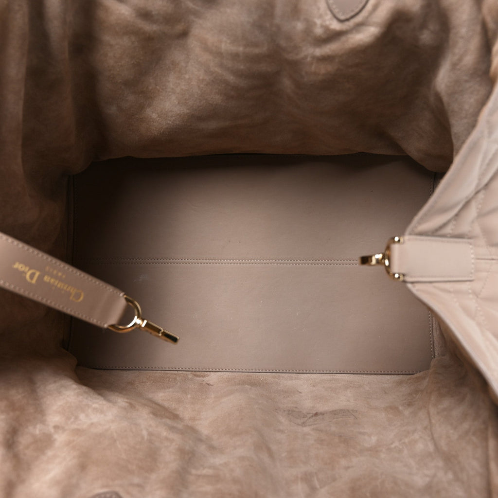 Calfskin Macrocannage Large Toujours Stone Grey