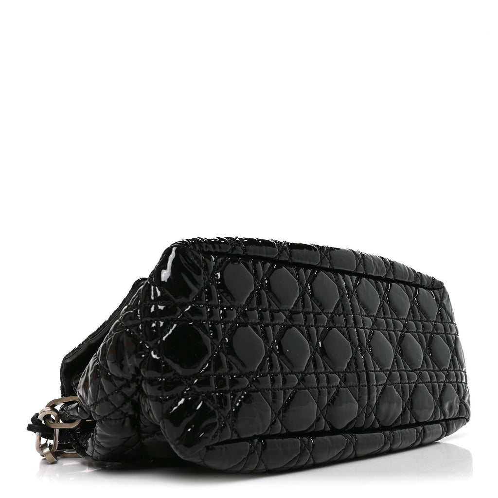 Patent Cannage New Lock Flap Black