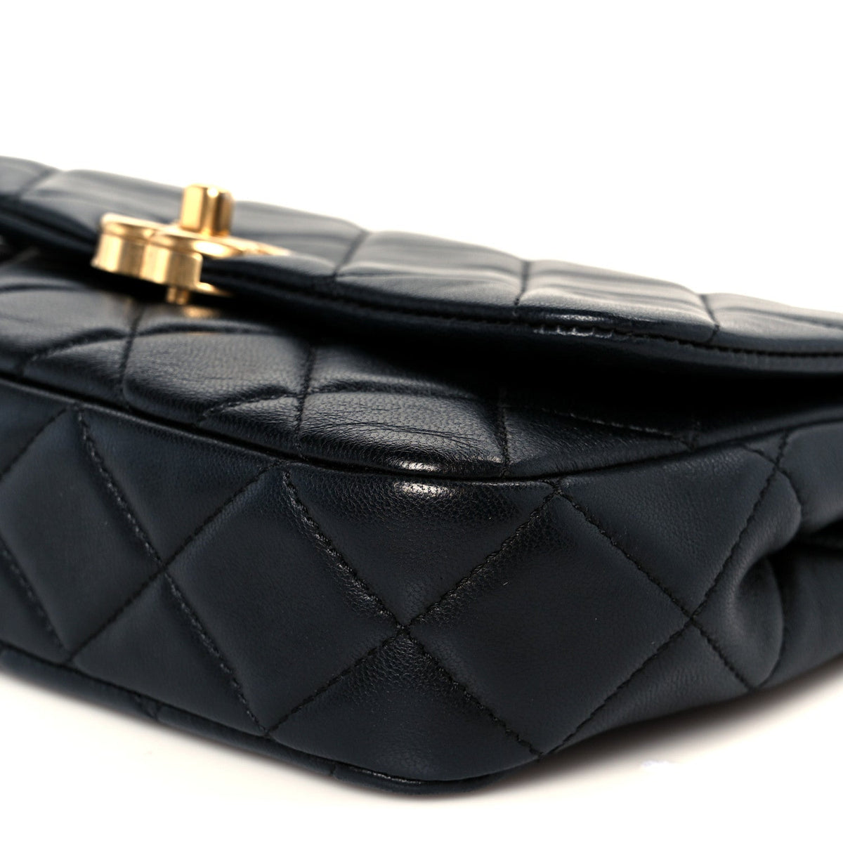 Lambskin Quilted Pearl Medallion Flap Black