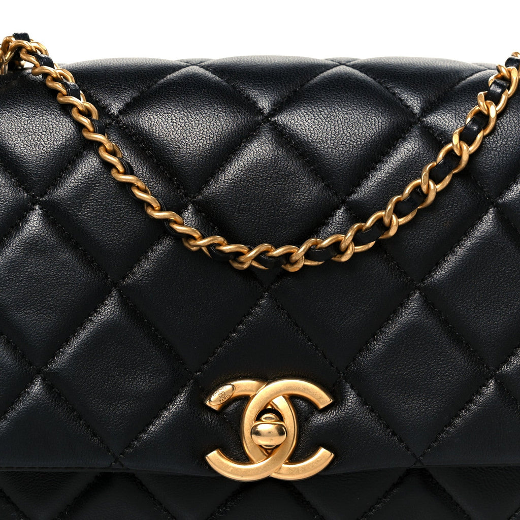 Lambskin Quilted Pearl Medallion Flap Black