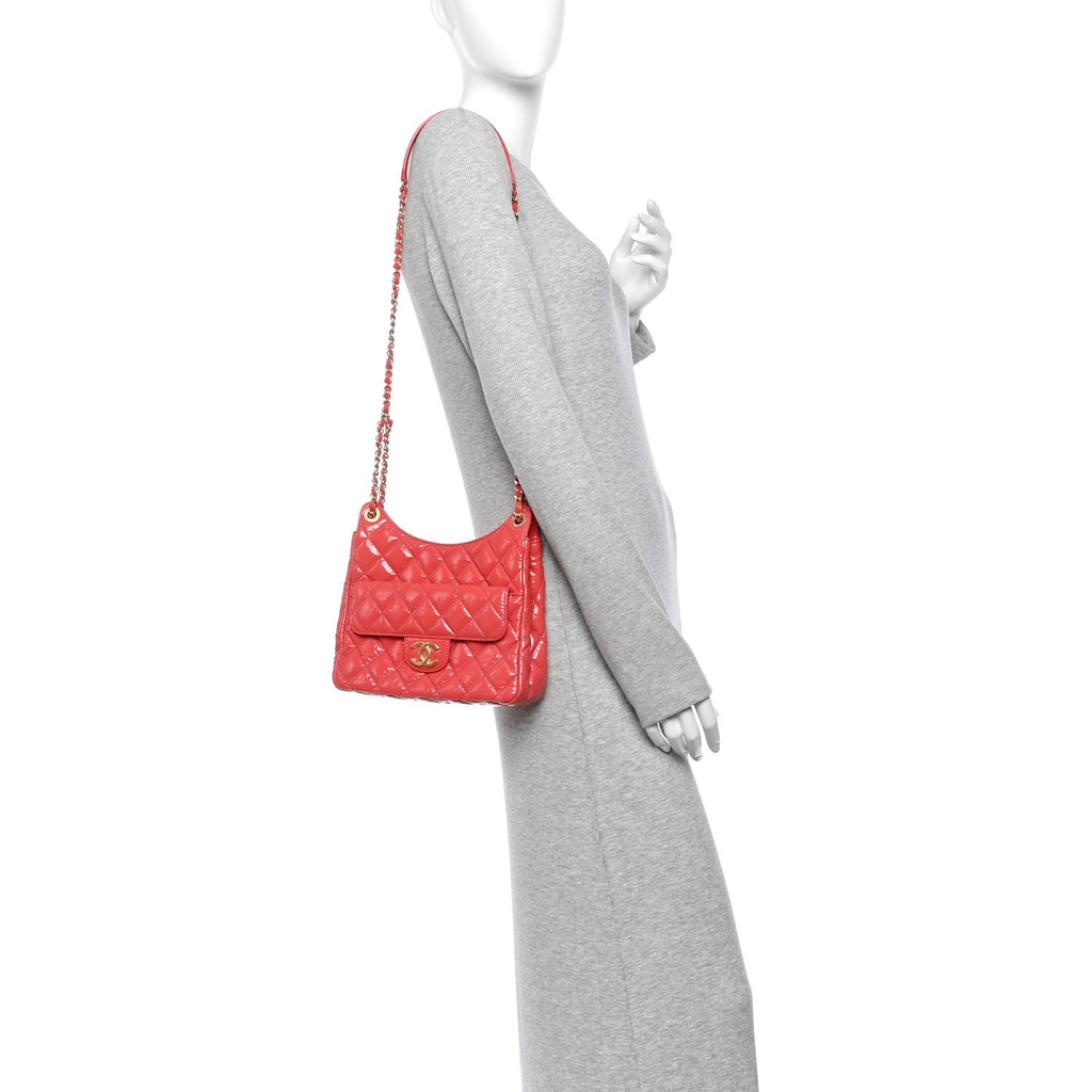 Shiny Crumpled Calfskin Quilted Wavy CC Hobo Red