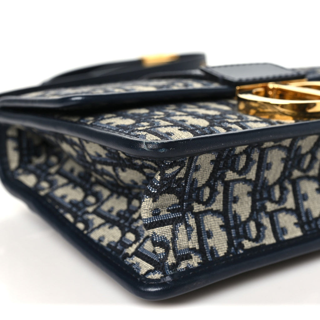Oblique 30 Montaigne Flap Bag Blue