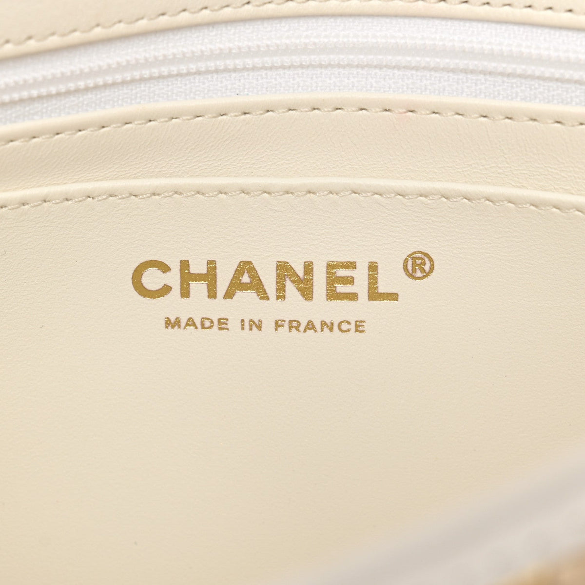 Metallic Lambskin Viscose Woven Flap Gold White