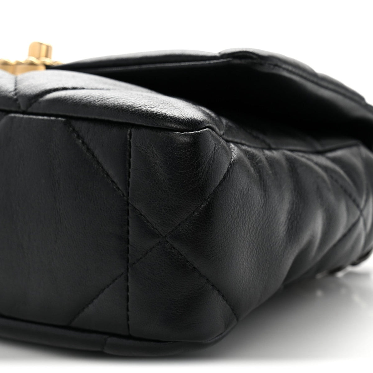 Lambskin Quilted Medium Chanel 19 Flap Black