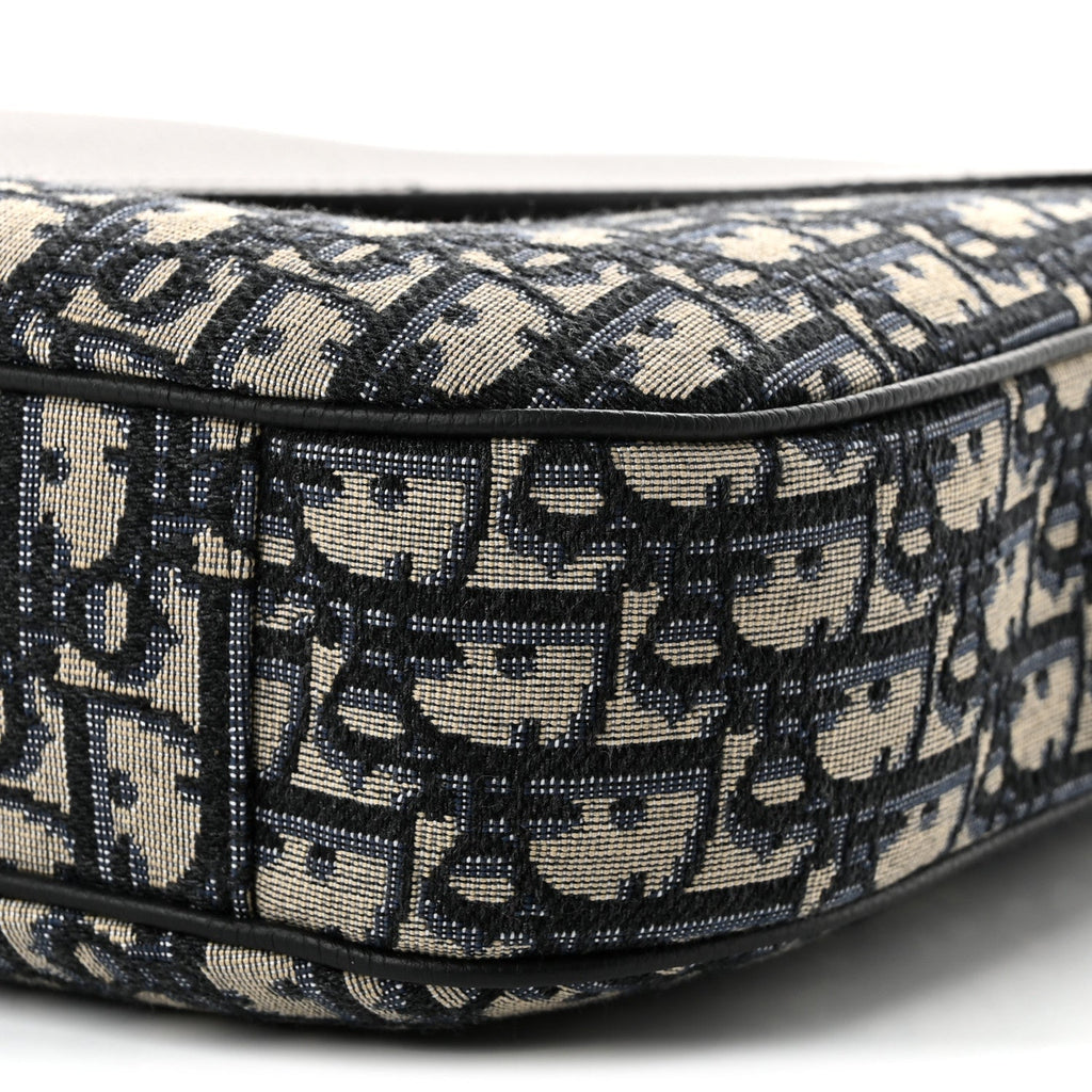 Grained Calfskin Oblique Large Saddle Messenger Black