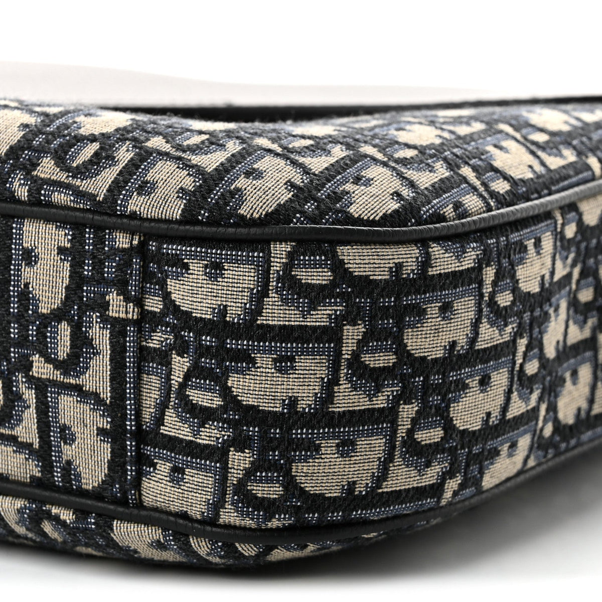 Grained Calfskin Oblique Large Saddle Messenger Black