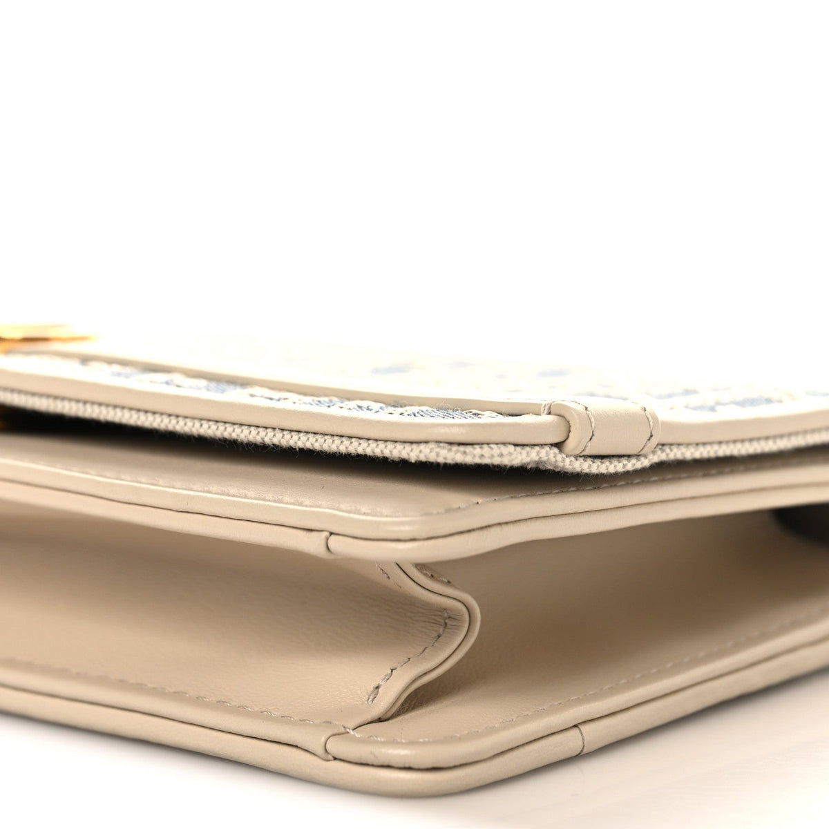 Oblique Chambray 30 Montaigne Cigale Pouch With Chain Blue Light Biscuit