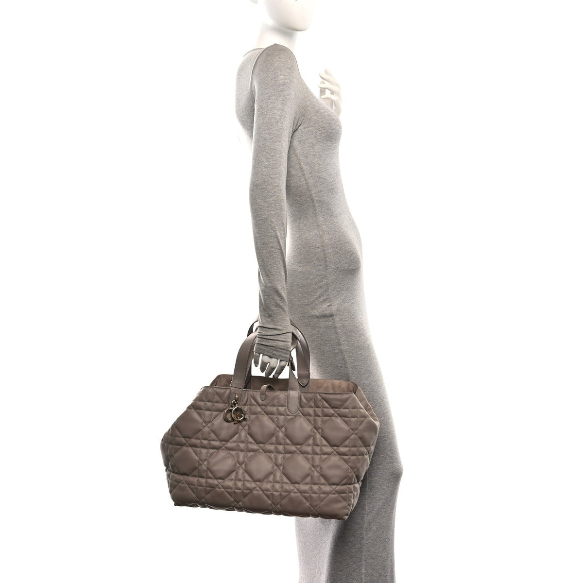 Calfskin Macrocannage Large Toujours Stone Grey