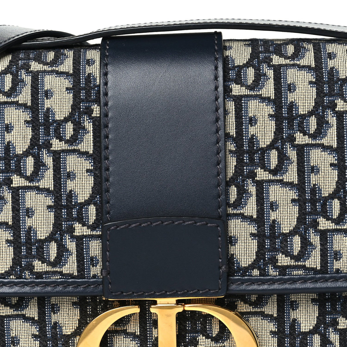 Oblique 30 Montaigne Flap Bag Blue