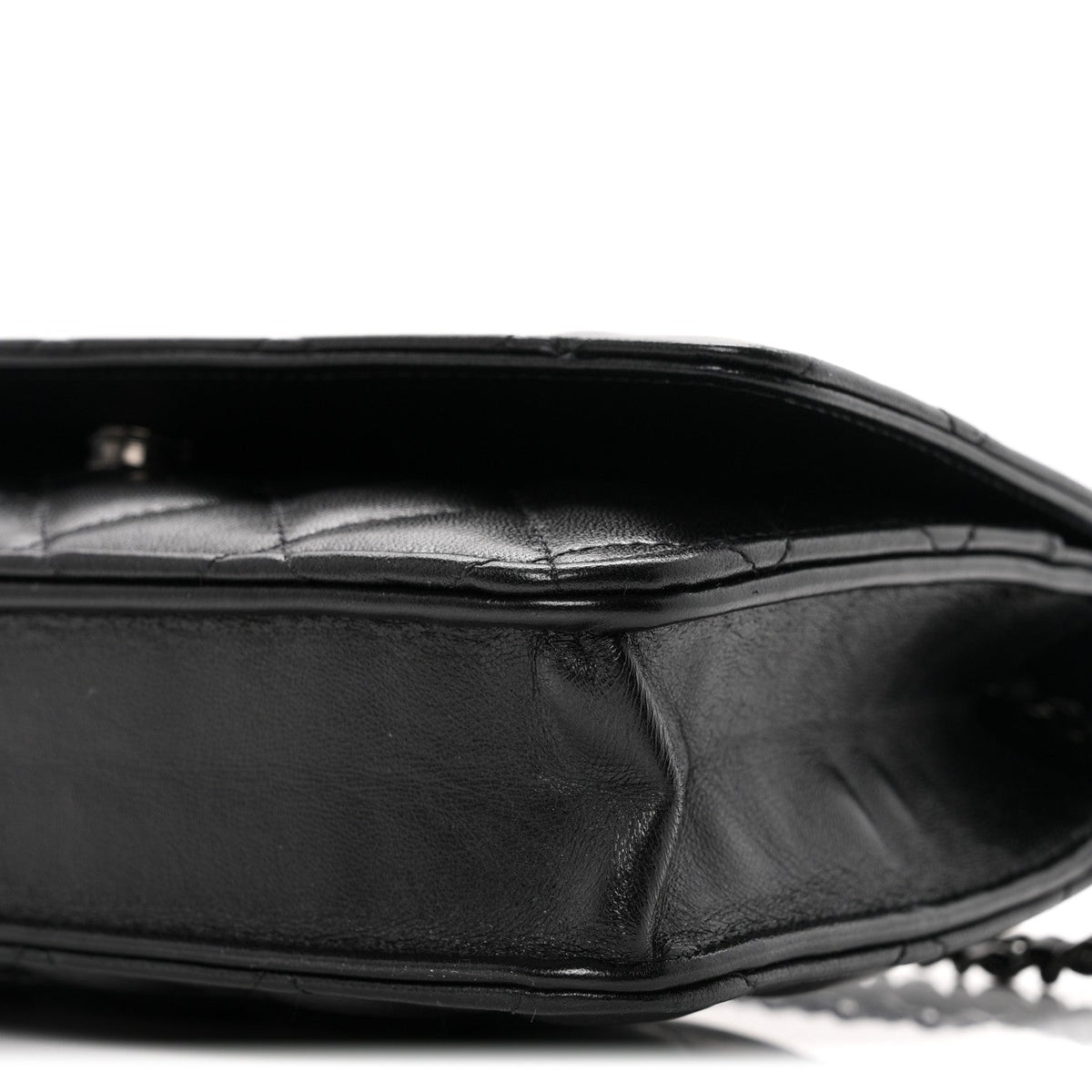 Lambskin Quilted Wallet On Chain WOC So Black